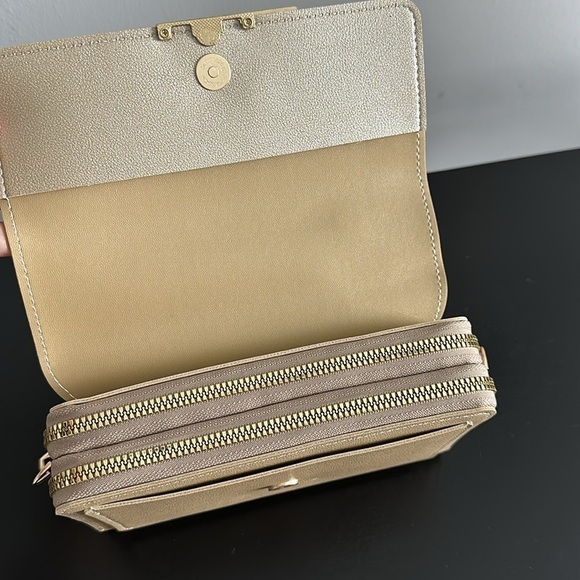 Champagne Clutch - Picture 2 of 6